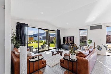 Photo of property in 2 Page Place, Rangiora, 7400