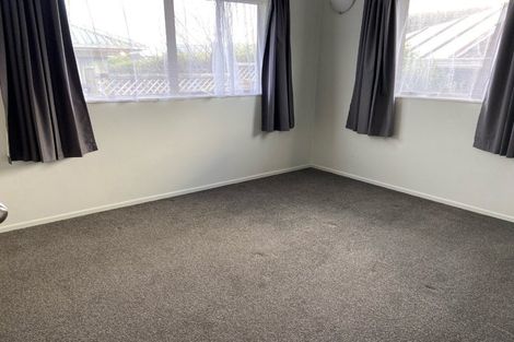 Photo of property in 7 Chilcott Road, Henderson, Auckland, 0612