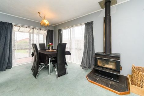 Photo of property in 8 Colonial Place, Kelvin Grove, Palmerston North, 4414