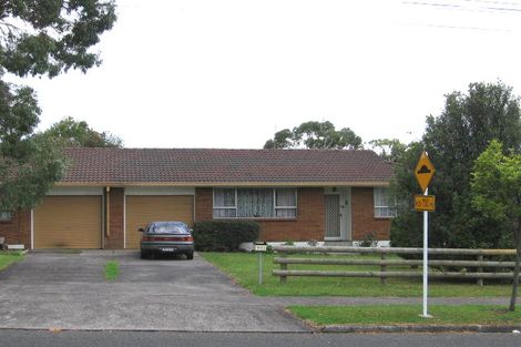 Photo of property in 2/42 Sabulite Road, Kelston, Auckland, 0602