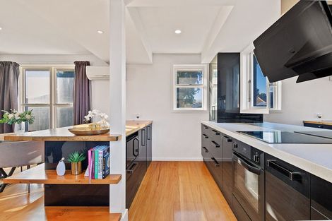 Photo of property in 9 Oakhampton Street, Hornby, Christchurch, 8042