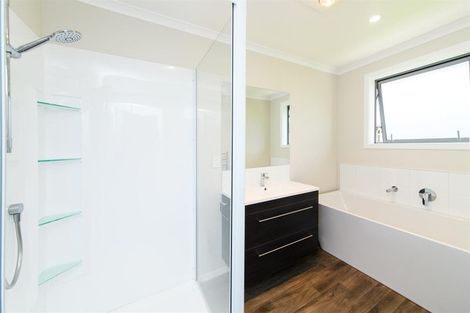 Photo of property in 35 Oldfield Lane, Marton, 4710