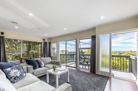 Photo of property in 2/12 Girrahween Drive, Totara Vale, Auckland, 0629