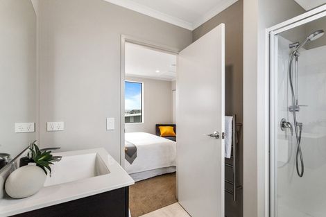 Photo of property in 4/4 Onekiritea Road, Hobsonville, Auckland, 0616