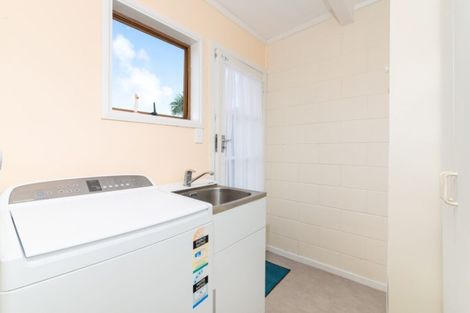 Photo of property in 9a/1 Tawa Road, Te Atatu Peninsula, Auckland, 0610