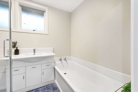 Photo of property in 14 Harriet Place, Spotswood, New Plymouth, 4310