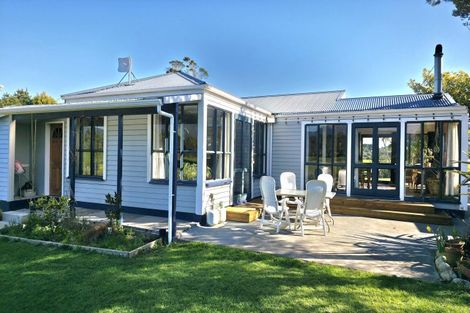 Photo of property in 43 Victoria Road, Westport, 7892