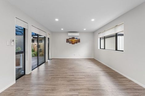 Photo of property in 49 Matata Drive, Takanini, 2112