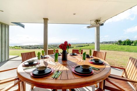 Photo of property in 337d Clarks Beach Road, Clarks Beach, Pukekohe, 2679