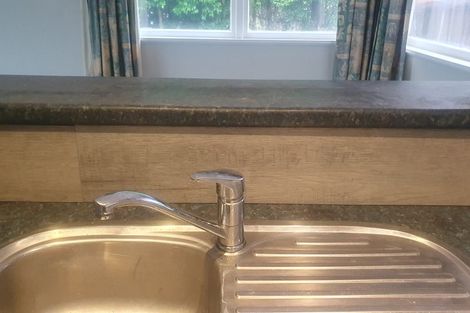 Photo of property in 20 Segedin Place, Glenfield, Auckland, 0629