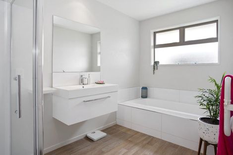 Photo of property in 2 Brockelbank Drive, Kaiapoi, 7630