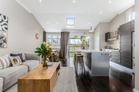 Photo of property in 160 Daniell Street, Newtown, Wellington, 6021