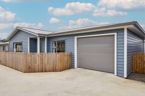 Photo of property in 89b Wainuiomata Road, Wainuiomata, Lower Hutt, 5014