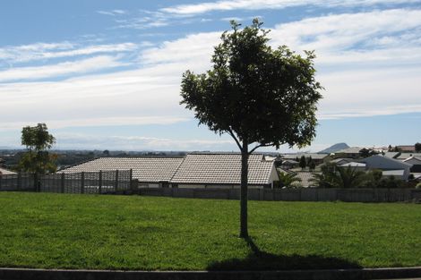 Photo of property in 11 Maddison Place, Welcome Bay, Tauranga, 3112