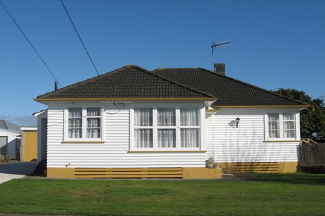 Photo of property in 27 Goldsmith Crescent, Levin, 5510