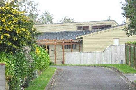 Photo of property in 15a Saint Ives Grove, Whalers Gate, New Plymouth, 4310