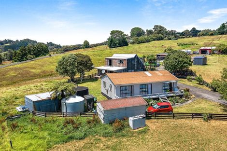 Photo of property in 380 Kaipara Coast Highway, Helensville, Kaukapakapa, 0871