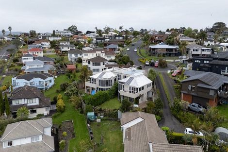 Photo of property in 1/23 Bernleigh Terrace, West Harbour, Auckland, 0618