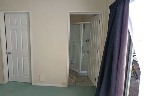 Photo of property in 12 Gunner Drive, Te Atatu Peninsula, Auckland, 0610