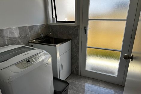 Photo of property in 65 Sunvue Road, Glen Eden, Auckland, 0602