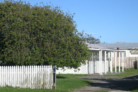 Photo of property in 20 Mazengarb Road, Paraparaumu Beach, Paraparaumu, 5032