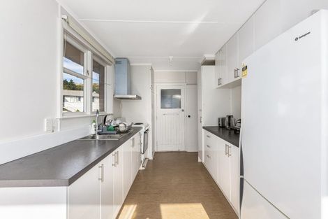 Photo of property in 28 Durham Street, Cannons Creek, Porirua, 5024