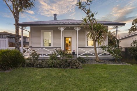 Photo of property in 1/66 Verran Road, Birkdale, Auckland, 0626