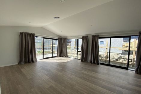Photo of property in 21 Cheviot Street, Jacks Point, 9371