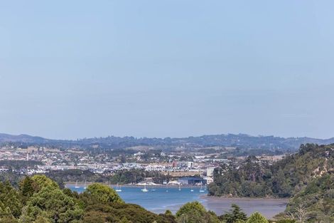 Photo of property in 2/20 Bayview Road, Bayview, Auckland, 0629