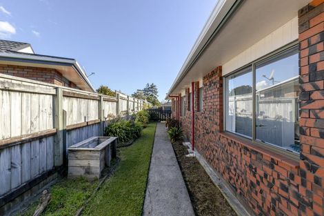 Photo of property in 60 Heta Road, Highlands Park, New Plymouth, 4312