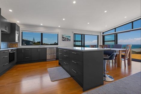 Photo of property in 11 Dudley Crescent, Cable Bay, 0420