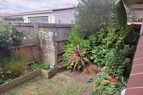 Photo of property in 2/29 Waterview Road West, Takanini, 2112