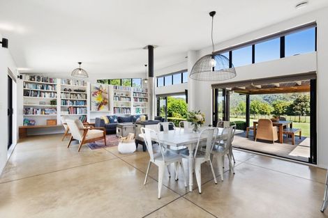 Photo of property in 69 Clevedon Kawakawa Road, Clevedon, Papakura, 2585