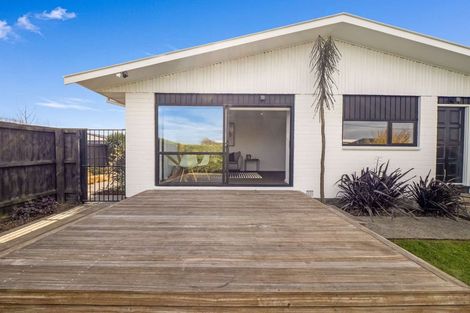 Photo of property in 1/42 Northcote Road, Northcote, Christchurch, 8052