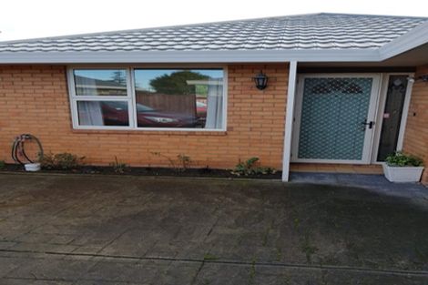 Photo of property in 15 Honeysuckle Place, Northcote, Christchurch, 8052