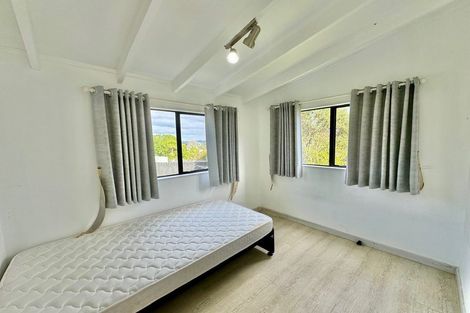 Photo of property in 2/16 Moxham Grove, Massey, Auckland, 0614