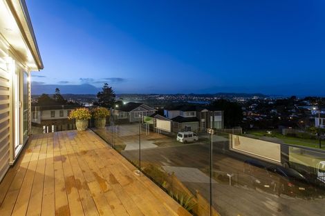 Photo of property in 12 Spyglass Street, Red Beach, 0932