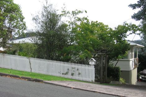 Photo of property in 26 Highland Avenue, Titirangi, Auckland, 0604