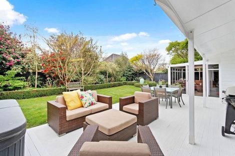 Photo of property in 8 Dunrobin Place, Avonhead, Christchurch, 8042