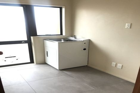 Photo of property in 1 Bass Street, West Harbour, Auckland, 0618