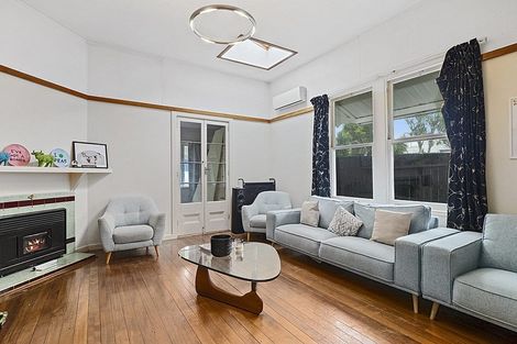 Photo of property in 17 Awaroa Road, Sunnyvale, Auckland, 0612