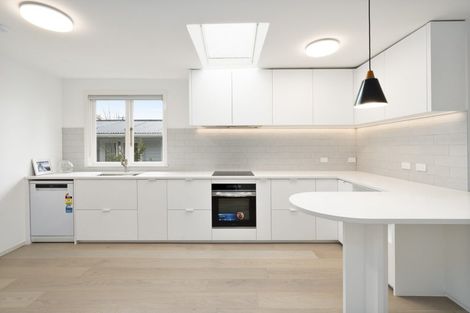 Photo of property in 37 Chorley Avenue, Massey, Auckland, 0614