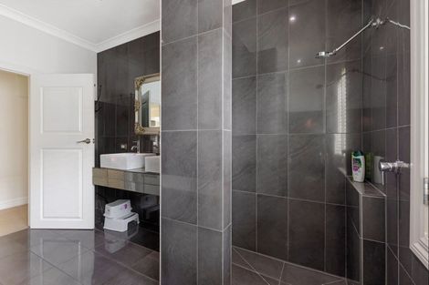 Photo of property in 6 Carlton Avenue, Palmerston North, 4414