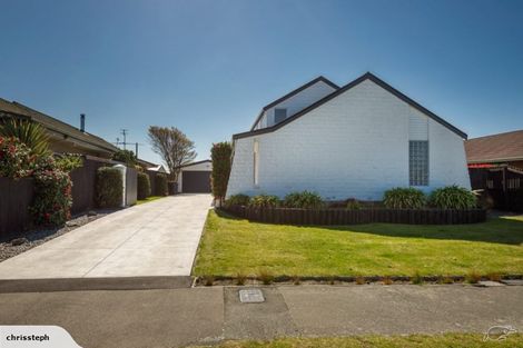 Photo of property in 18 Heathglen Avenue, Parklands, Christchurch, 8083