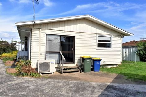 Photo of property in 2/4 Kaumatua Place, Te Atatu Peninsula, Auckland, 0610