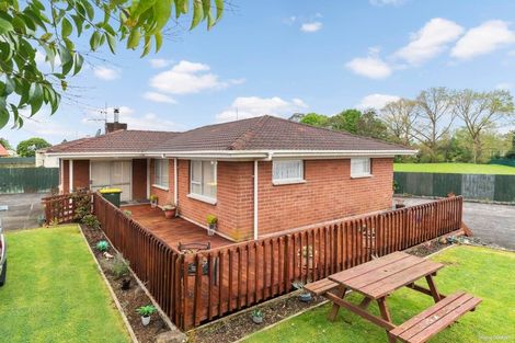 Photo of property in 92 Kayes Road, Pukekohe, 2120