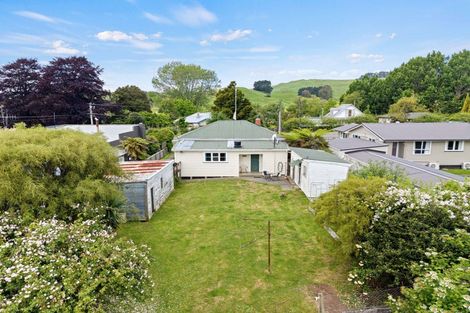 Photo of property in 30 Milne Street, Hunterville, 4730