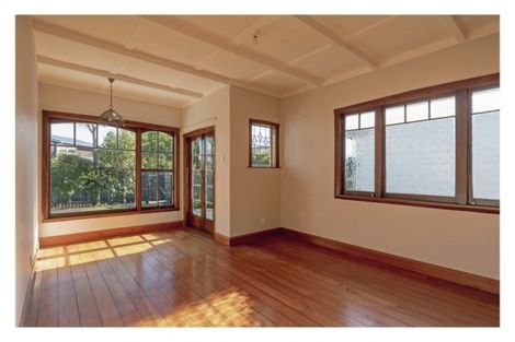 Photo of property in 19 Tahunanui Drive, Tahunanui, Nelson, 7011