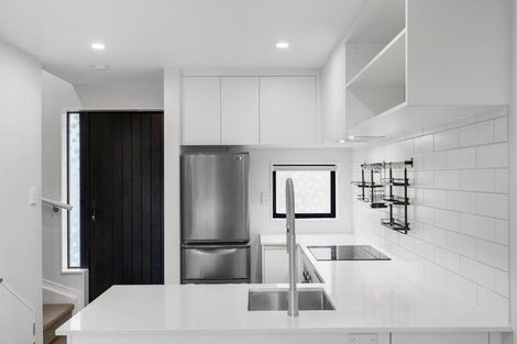 Photo of property in 12 Bei Road, Papakura, 2110