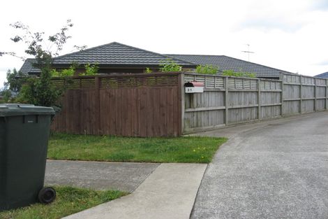 Photo of property in 19 Greig Place, Pukekohe, 2120